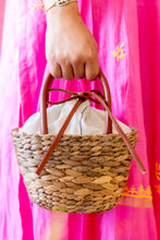 Load image into Gallery viewer, Magnificent Potli
