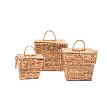 Load image into Gallery viewer, Wicker Creel basket
