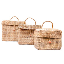 Load image into Gallery viewer, Wicker Hooded Basket
