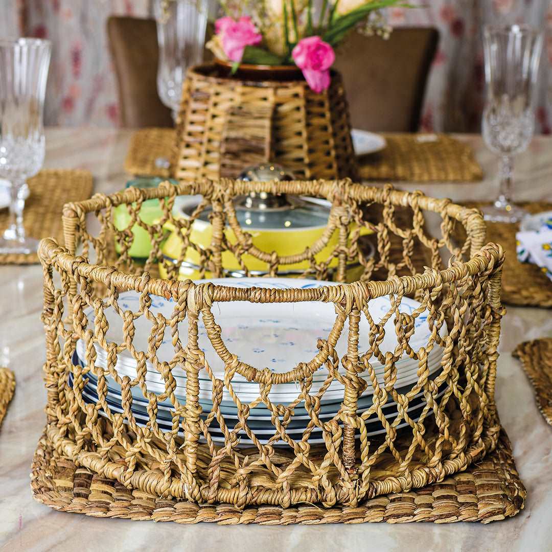 Wicker Plate Caddy